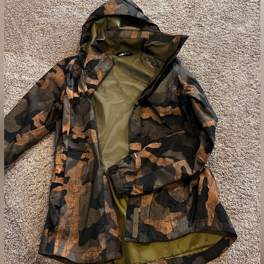 North Face camo raincoat size small